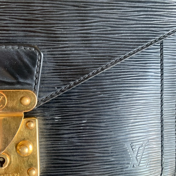 Louis Vuitton Epi Leather Bag - Picture 5 of 8